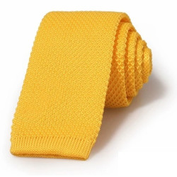 Cravate tricot de soie jaune savane