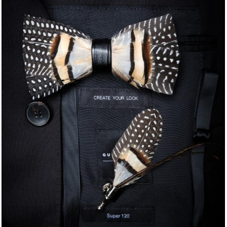 Plume assortie au noeud (attache pin's), vue 3