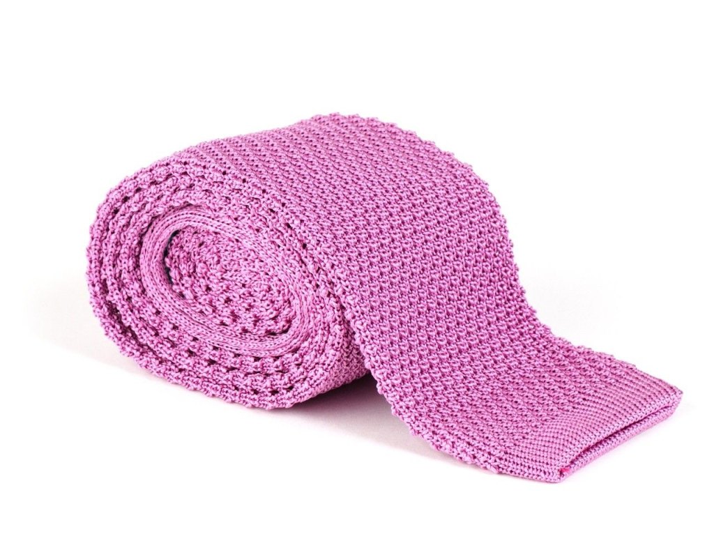 Entretenir une cravate en tricot de soie