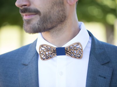 Le nœud papillon en bois : à qui il va, et avec quoi le porter